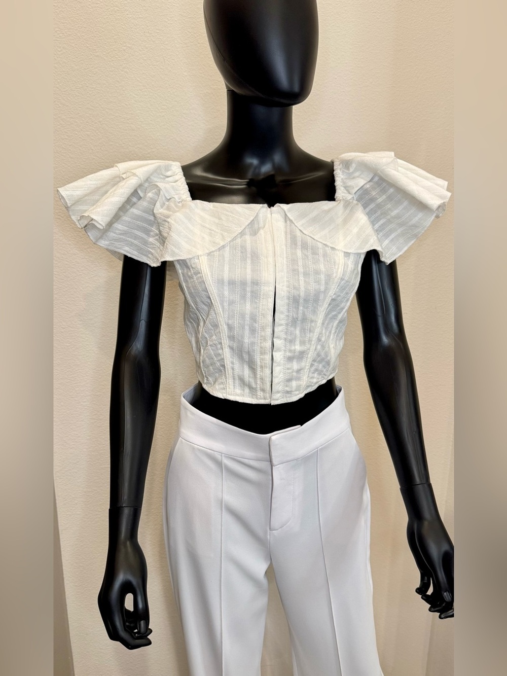 White Off-Shoulder Ruffle Crop Top size L